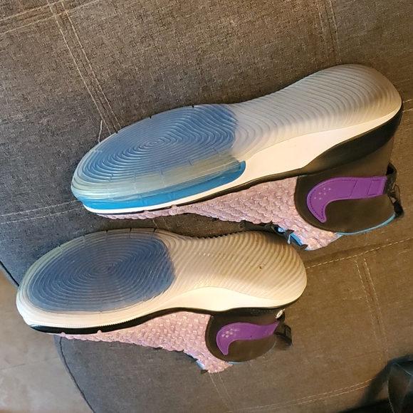 Nike Flight shoes - Picture 2 of 4